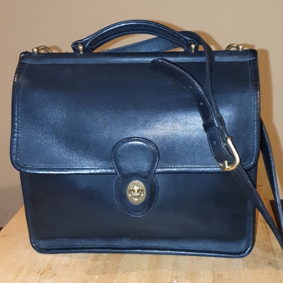 Coach Handbags - Vintage Black Coach Willis Messenger Bag